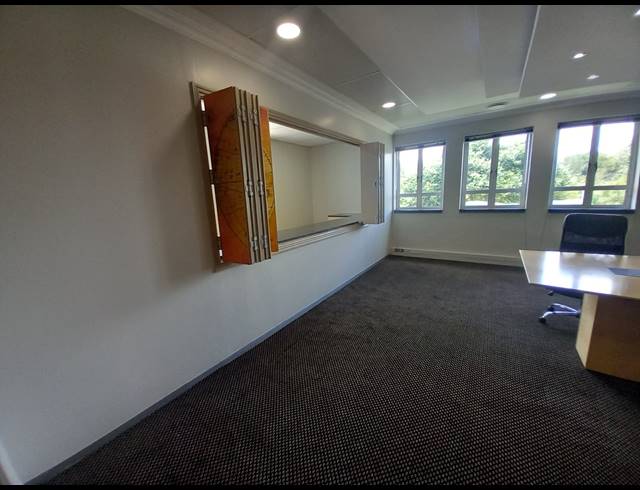 554M² OFFICE TO LET IN BRYANSTON